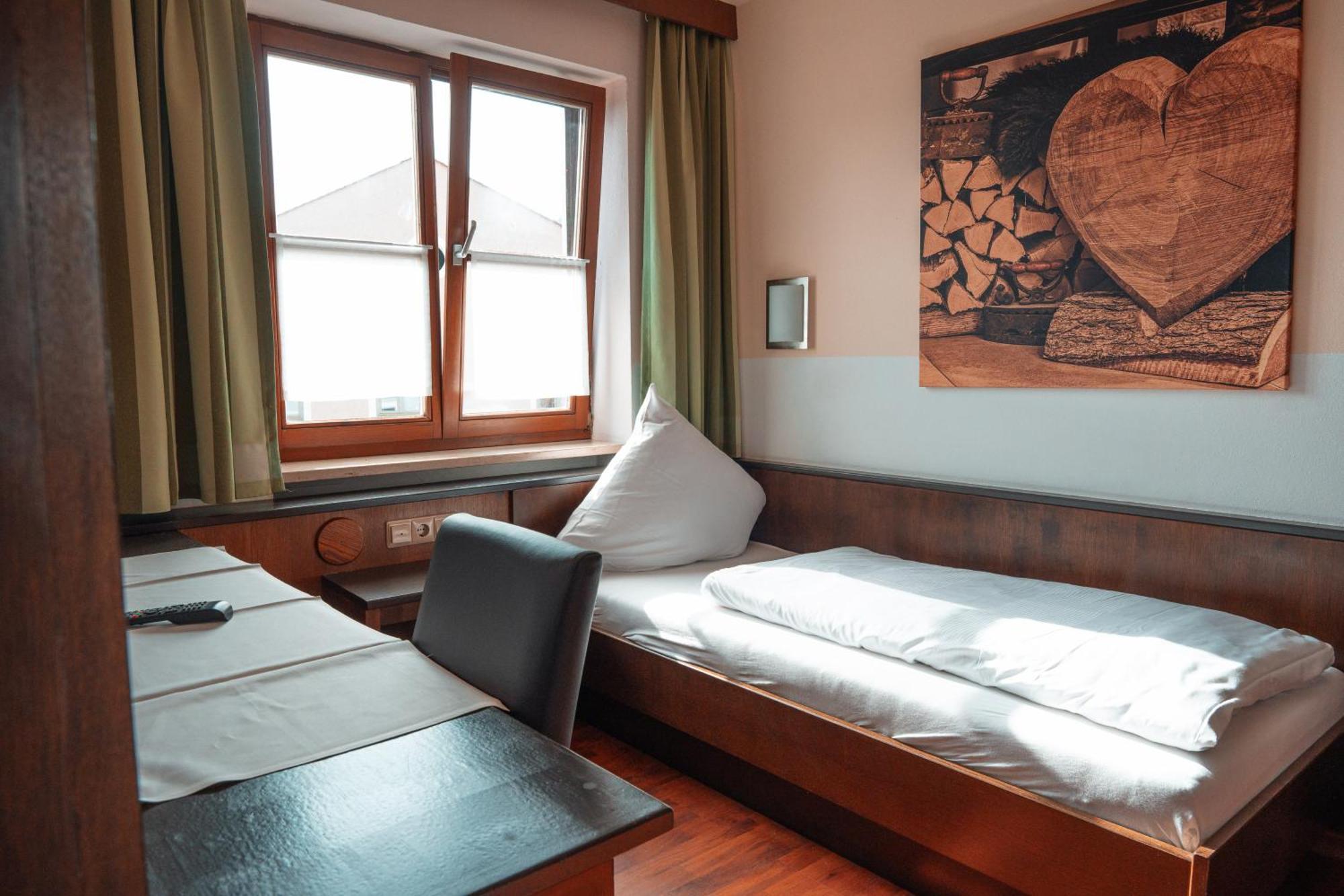Postwirt - Gaestehaus Hotel