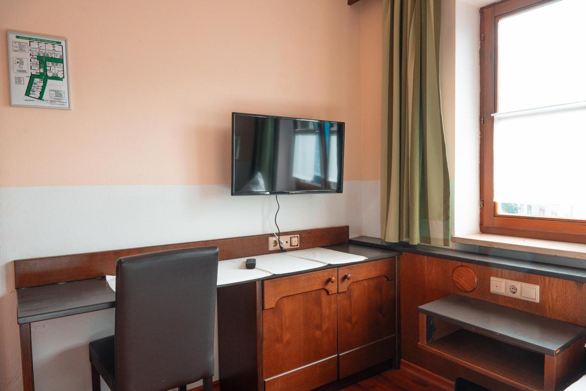 Postwirt - Gaestehaus 3*